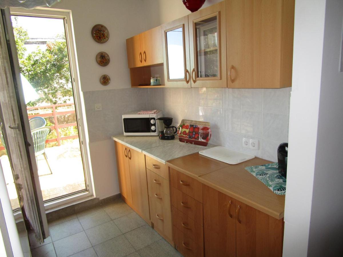 Beachfront House Nada - Happy Rentals Karlobag Exterior foto